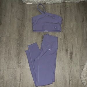 DOLPHFIT ACTIVEWEAR LEGGINS AND SPORTS BRA SET